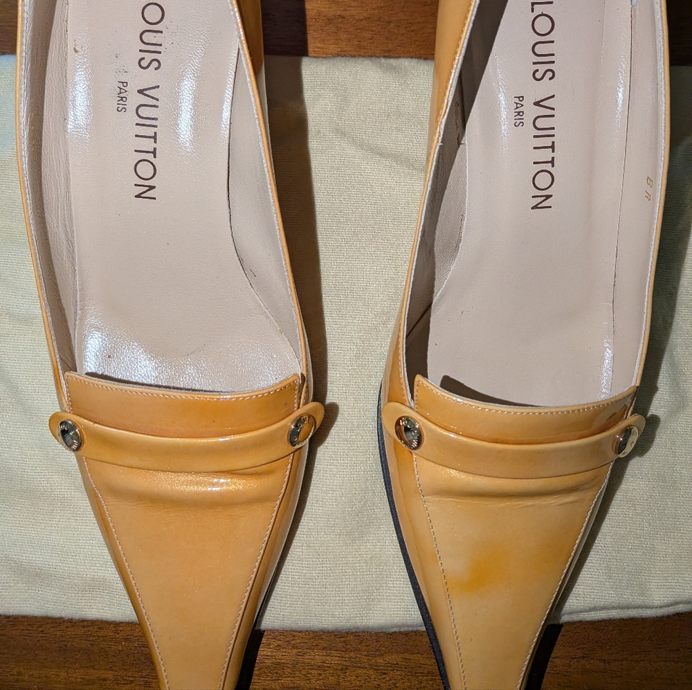 Louis Vuitton Pumps. SZ 37. US 6.5-7. EUC. Gorgeous Color.